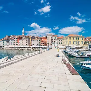 https://the-melegran.in-istria.net